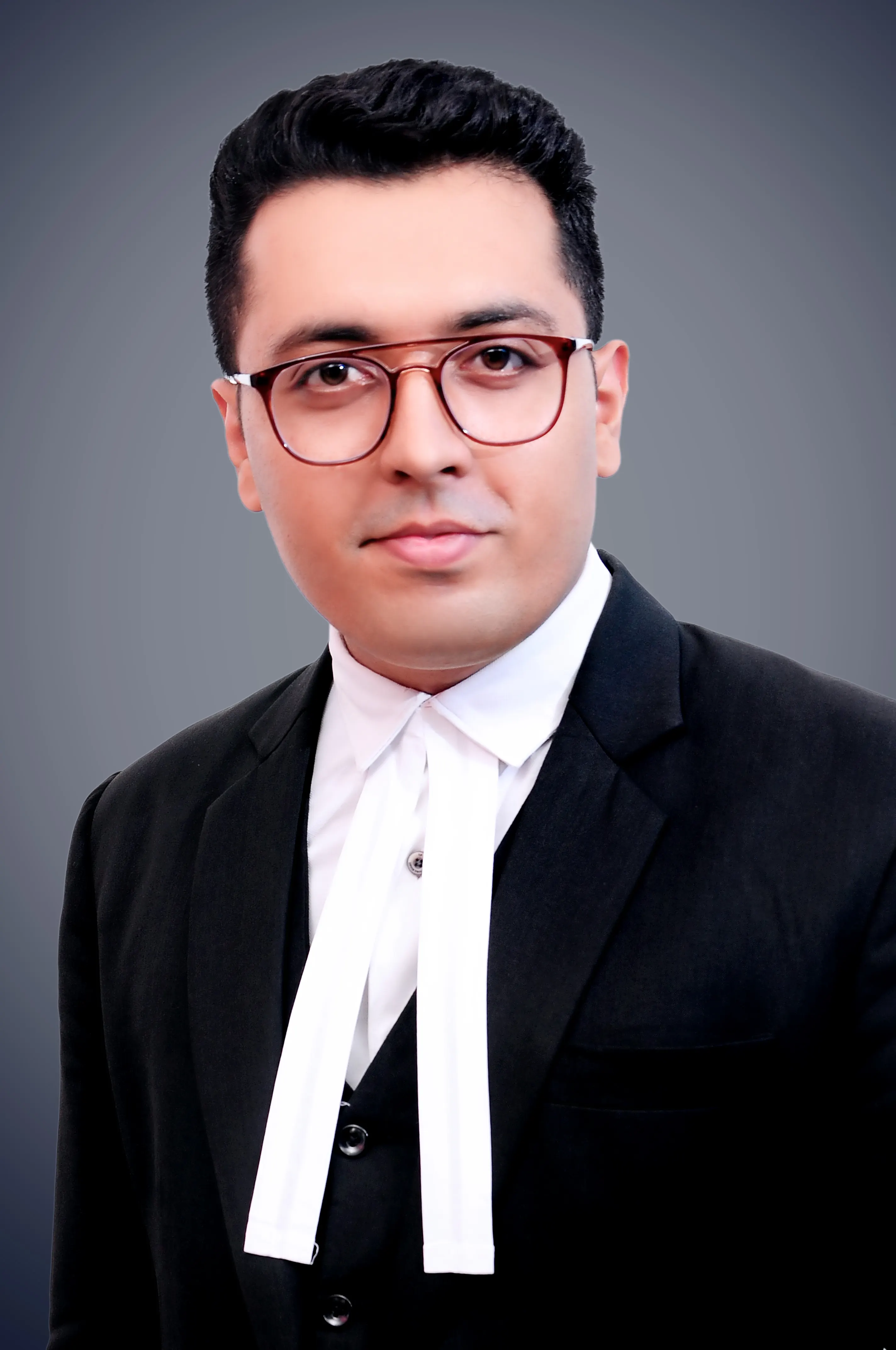 Advocate Vishu Kushwaha, Specialist Divorce Lawyer in Ghaziabad